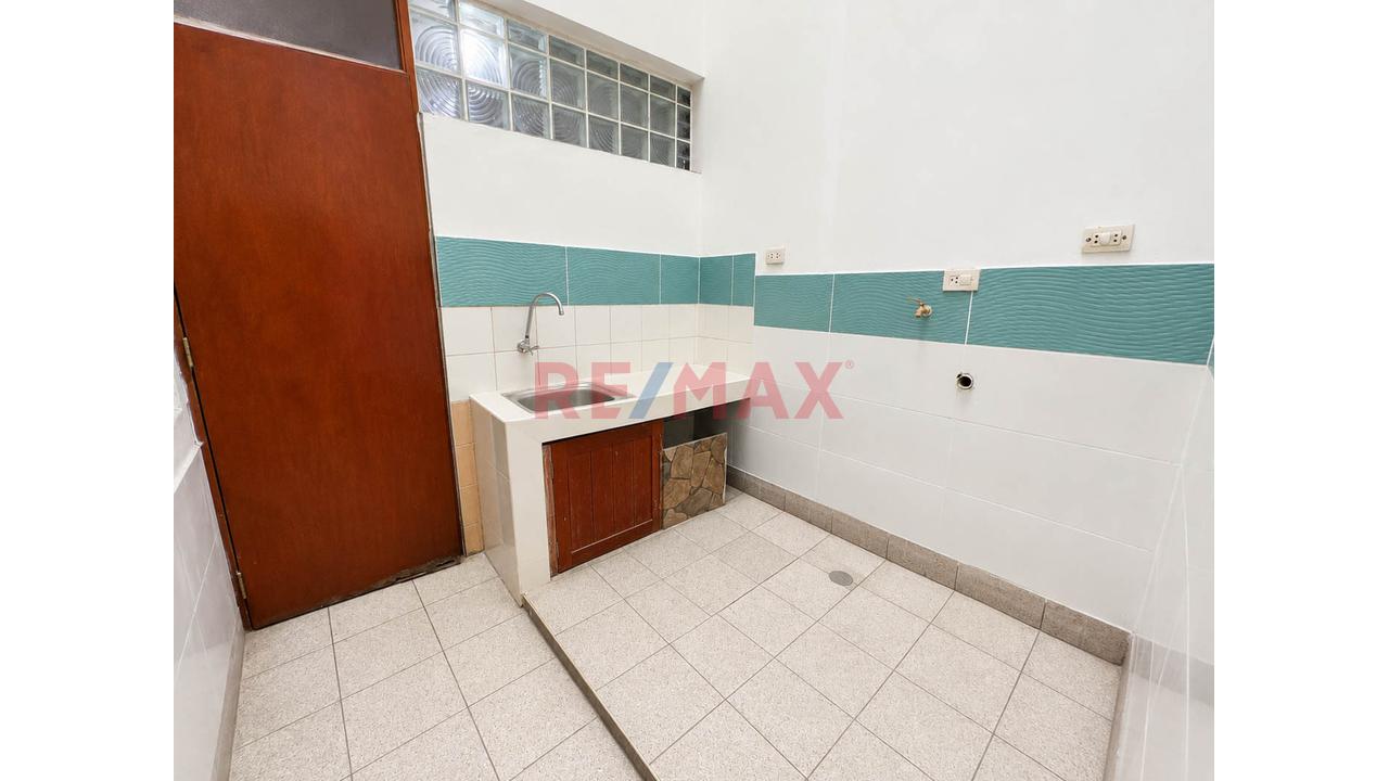 🏡 Casa En Venta – Excelente Ubicación En Surco - 📍 Zona Estratégica — foto 5