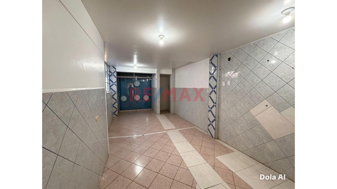Departamento En 1Er Piso Con Local Comercial En Sjm - 186M2 En Zona Estratégica — foto 14
