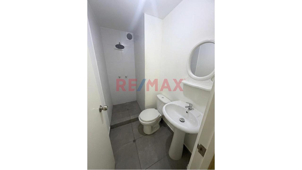 Venta – Departamento Moderno Con Balcon, Vista Externa  En Condominio  Cercado De Lima — foto 7