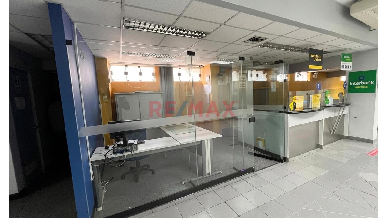 Local Comercial En 1Er Piso De 197 M² Con Una Excelente Ubicación - 4