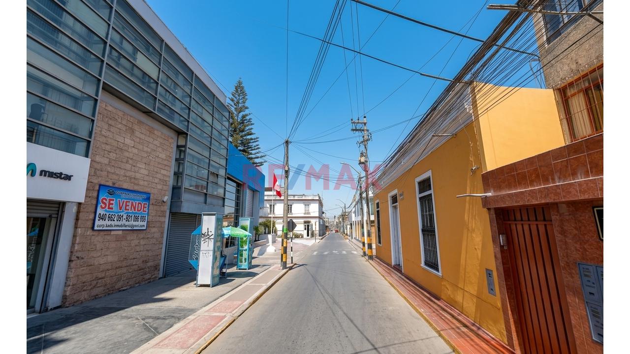 Amplio Local comercial ubicado en Tacna Amplio Local comercial ubicado en Tacna