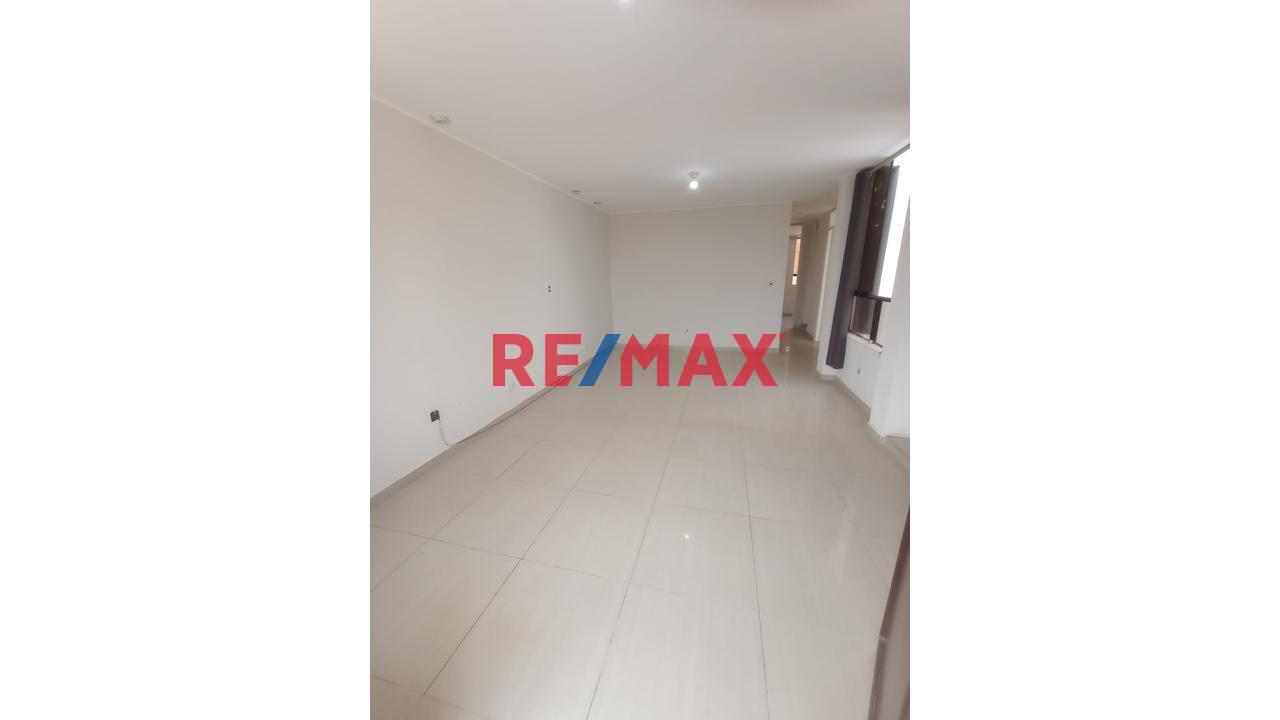 Vendo Departamento En 4To Piso Con Ingreso Independiente De 97.5 M²