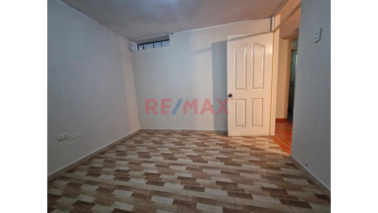 🏠Unica En La Urb. San Felipe Comas Departamento + Mini Departamento En 1Er Piso - 3