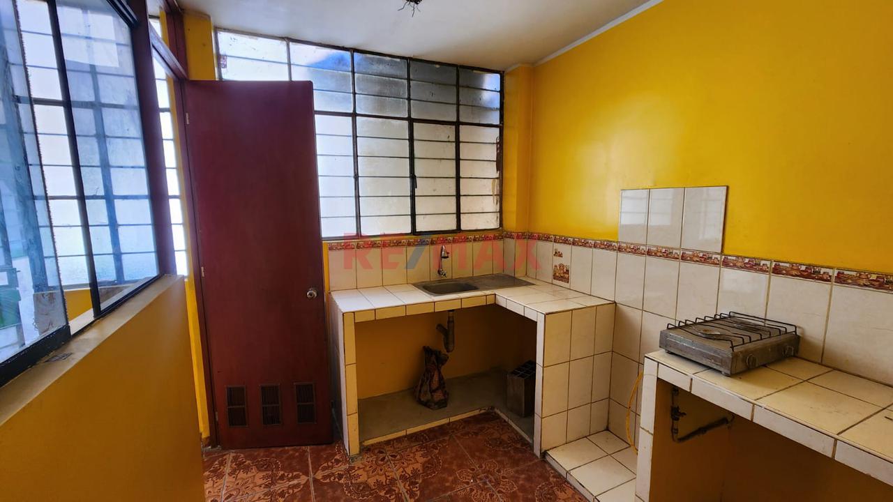 Venta Casa De Dos Pisos Y Azotea En Huaycan Ate - Zona J Oportunidad De Inversion Comercial Y Vivienda — foto 5