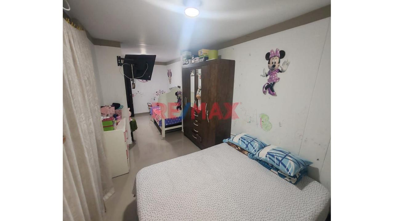 🏡🏡Se Vende Casa En Urb. Villa California En Toda La Av. Grau De Castilla A Solo S/ 200 Mil Soles 💵 💵 (6X12) — foto 7