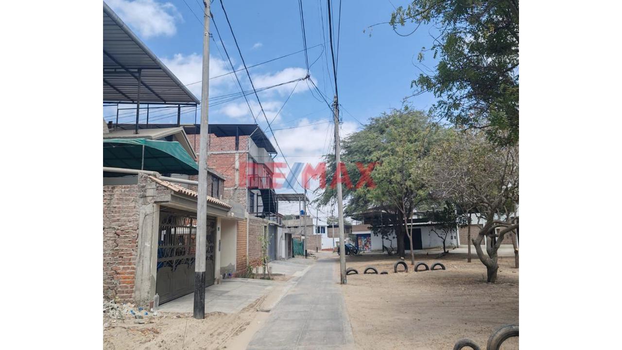 Se Vende Terreno En Urb. Bello Horizonte Cerca Al Senati A 250 Mil Soles 💵 💵 💵 🤑 10 X 20 — foto 3
