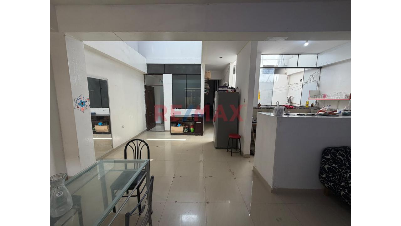 Se Alquila Local Comercial De 250 M2 En La Av. Jose Quiñones 465 Chiclayo - 17