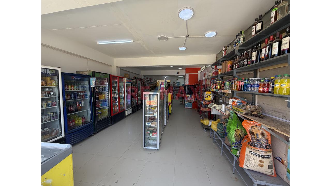 Se Alquila Local Comercial De 200 M2 En La Av. Jose Quiñones 465 Chiclayo - 5