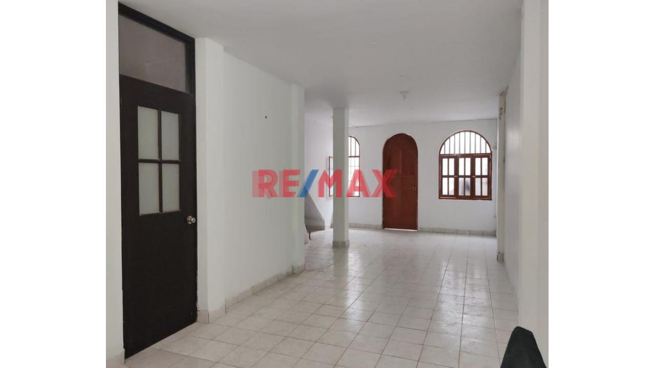 🏡 ¡Bajo De Precio ! Venta De Casa De 2 Pisos En Urb. Ignacio Merino Ii Etapa A Unos Pasos De Utp🏠✨ - 5