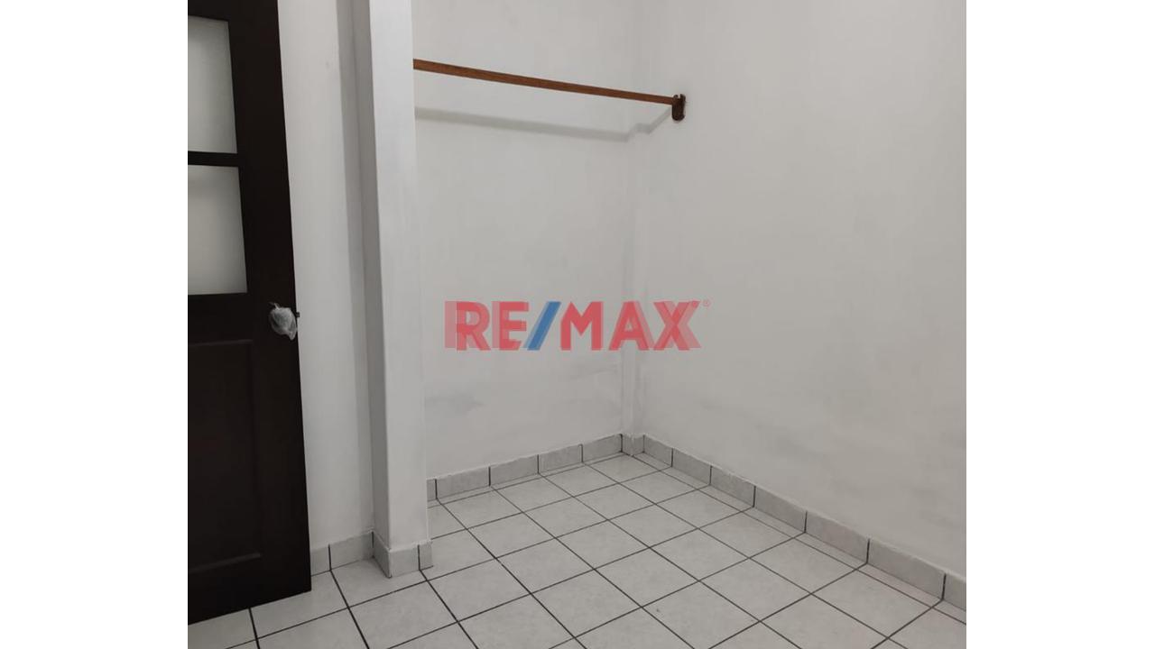 🏡 ¡Bajo De Precio ! Venta De Casa De 2 Pisos En Urb. Ignacio Merino Ii Etapa A Unos Pasos De Utp🏠✨ - 9
