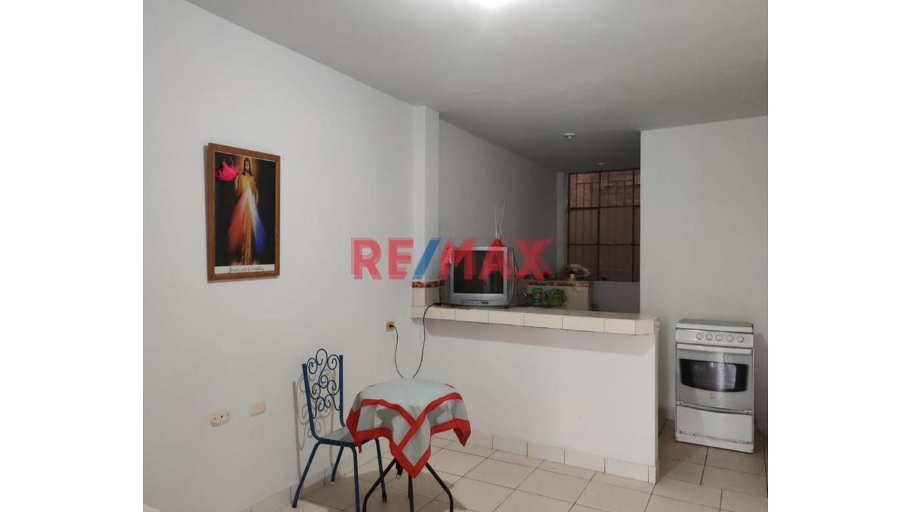 🏡 ¡Bajo De Precio ! Venta De Casa De 2 Pisos En Urb. Ignacio Merino Ii Etapa A Unos Pasos De Utp🏠✨ - 12