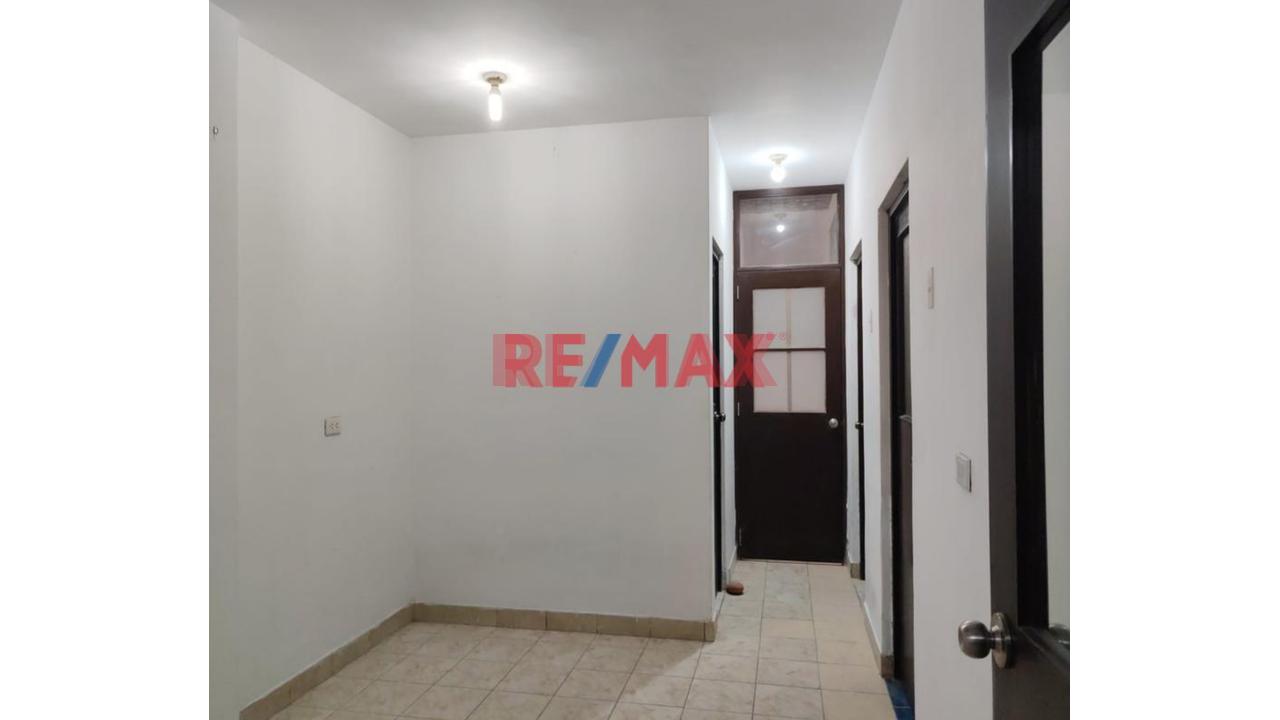 🏡 ¡Bajo De Precio ! Venta De Casa De 2 Pisos En Urb. Ignacio Merino Ii Etapa A Unos Pasos De Utp🏠✨ - 6