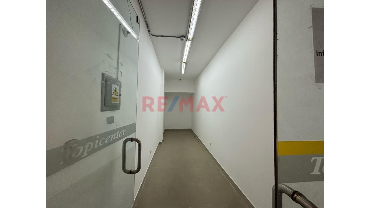 Oportunidad De Inversión - Venta Local Comercial C.C. Topicenter Jesús María - 4