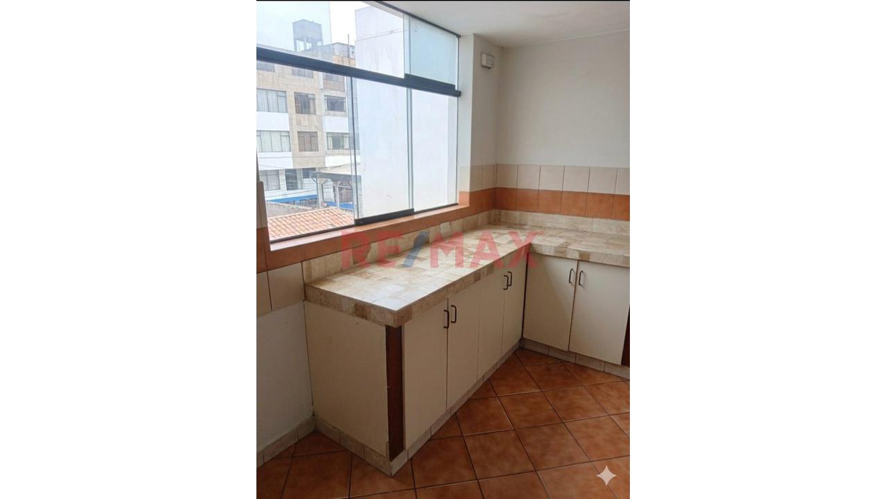 Departamento En Venta En Av. Monte De Los Olivos 973 – Dpto. 5 Piso Sin Ascensor, Santiago De Surco — foto 4