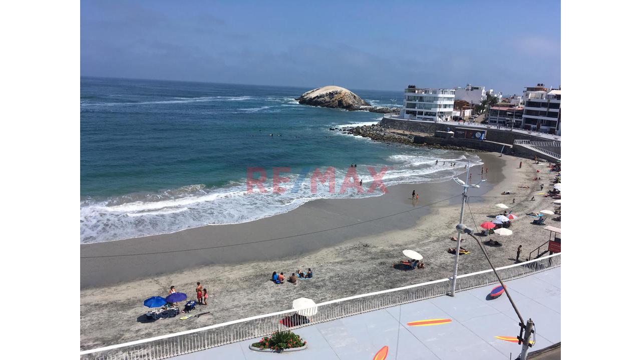 Venta De Departamento En Punta Hermosa En El Malecon — foto 2