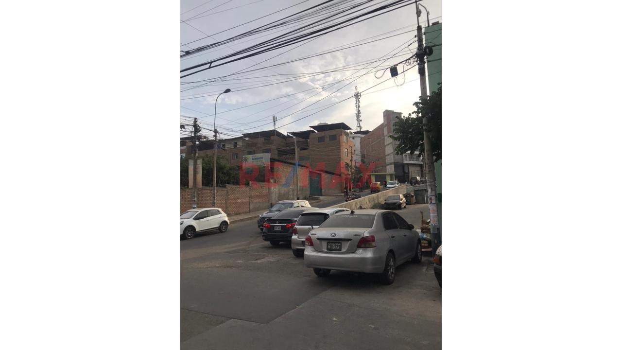 Venta De Casa En El Distrito De San Juan De Miraflores ,Cuenta Con Constancia De Posesion - 3