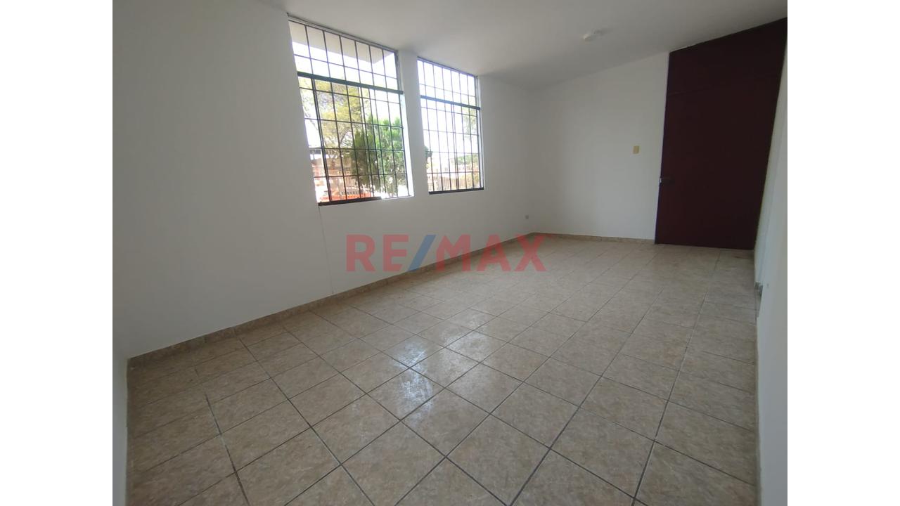 Venta De Departamento En 1Er Piso Urb.Tallanes - 5
