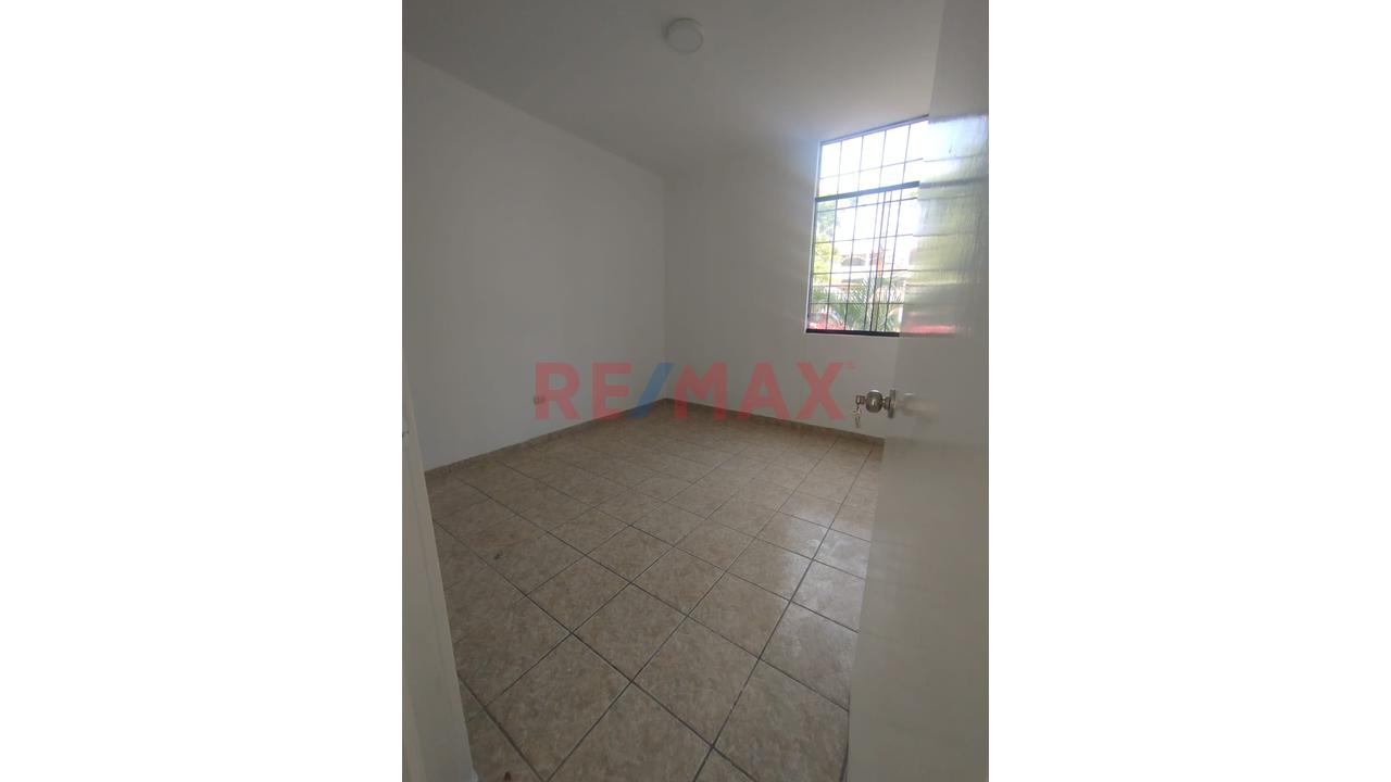 Venta De Departamento En 1Er Piso Urb.Tallanes - 14