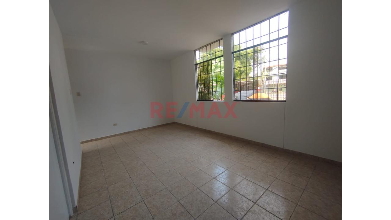 Venta De Departamento En 1Er Piso Urb.Tallanes - 7