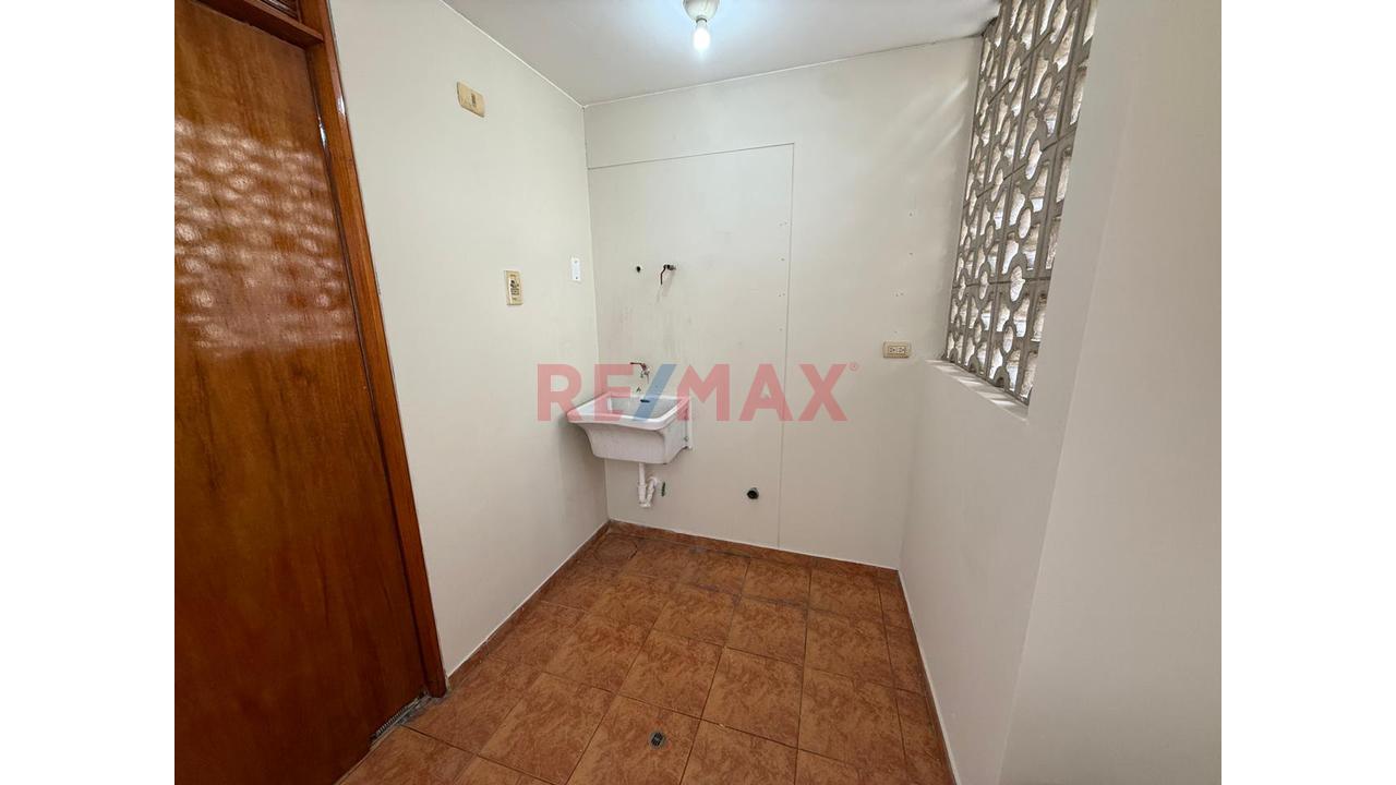 Venta De Departamento En Salamanca - Excelente Distribución E Iluminación - 8