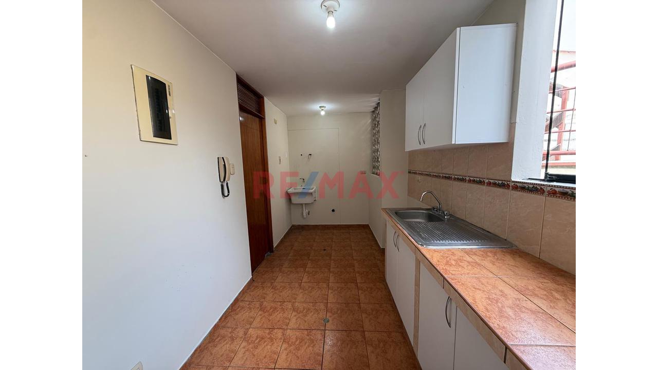 Venta De Departamento En Salamanca - Excelente Distribución E Iluminación - 7