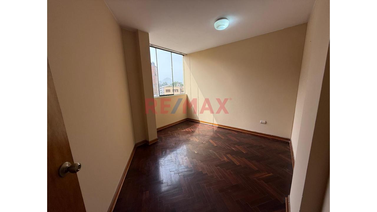 Venta De Departamento En Salamanca - Excelente Distribución E Iluminación - 11