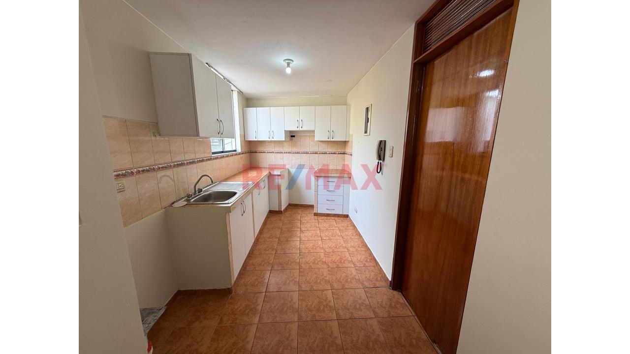 Venta De Departamento En Salamanca - Excelente Distribución E Iluminación - 6