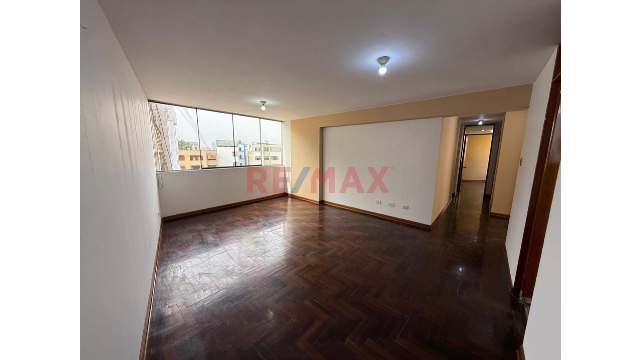 Venta De Departamento En Salamanca - Excelente Distribución E Iluminación - 5