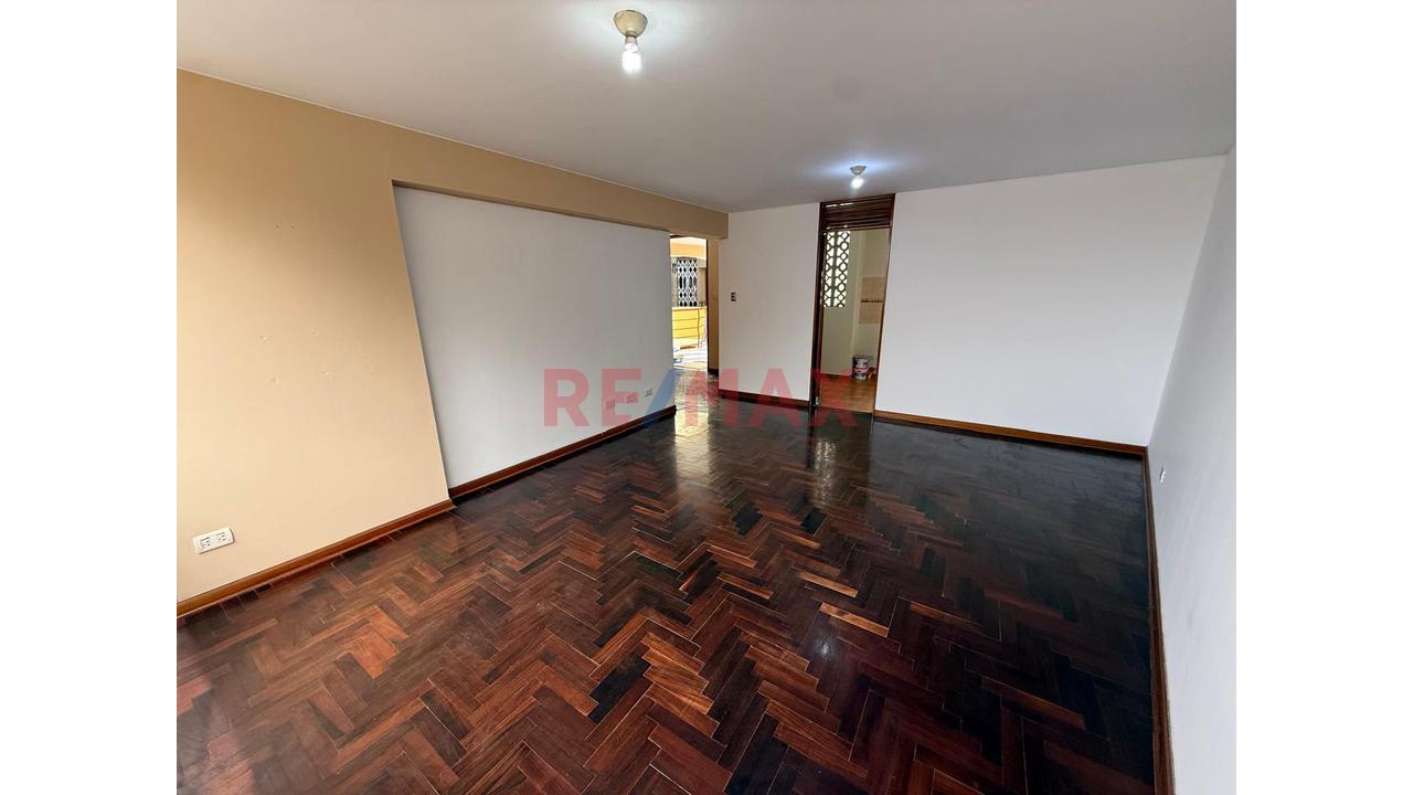 Venta De Departamento En Salamanca - Excelente Distribución E Iluminación - 4