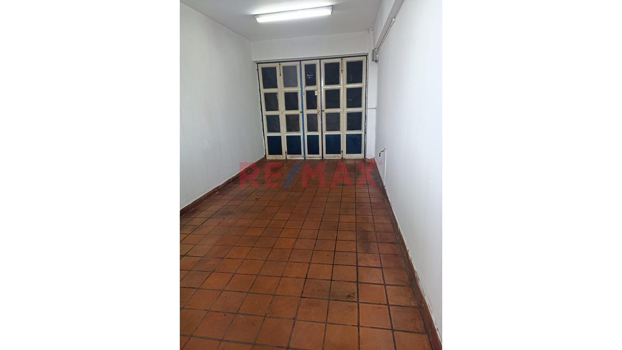 🏢 Local Comercial En Venta - 4