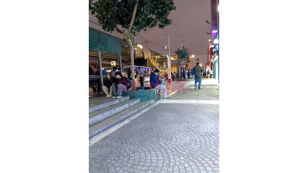 🏢 Local Comercial En Venta - 7