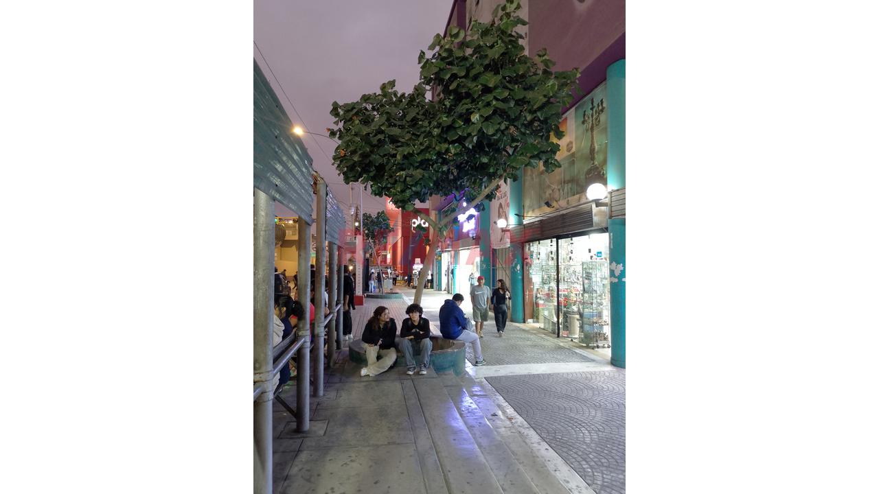 🏢 Local Comercial En Venta - 18