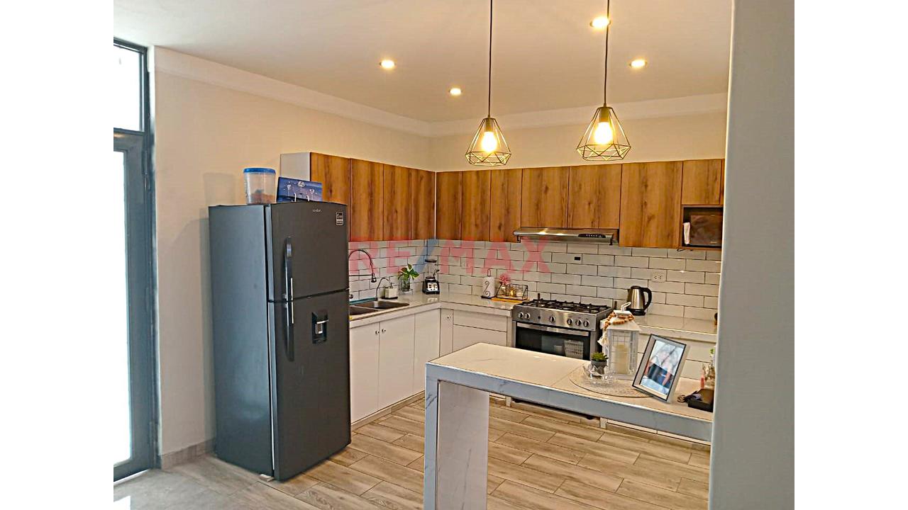 Casa de 3 dormitorios y 3 baños ubicado en Castilla Casa de 3 dormitorios y 3 baños ubicado en Castilla