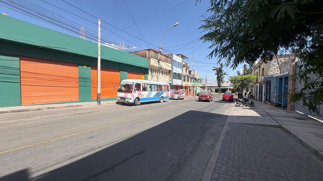 ¡Amplio Local Comercial Con Alta Exposición Y 5 Accesos A La Calle! - 10