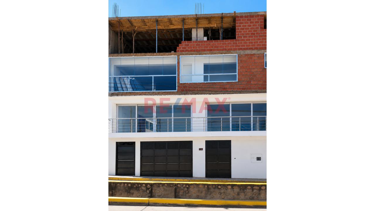 🏢✨ Exclusivo Local Comercial En Alquiler – Urubamba, Cusco ✨🏢 - 1