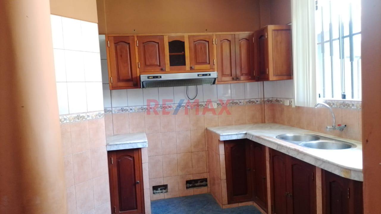 Casa de 5 dormitorios y 4 baños ubicado en Piura Casa de 5 dormitorios y 4 baños ubicado en Piura
