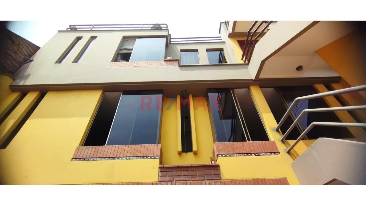 Venta De Casa En Carabayllo Urb Santa Isabel Excelente Ubicacion — foto 2