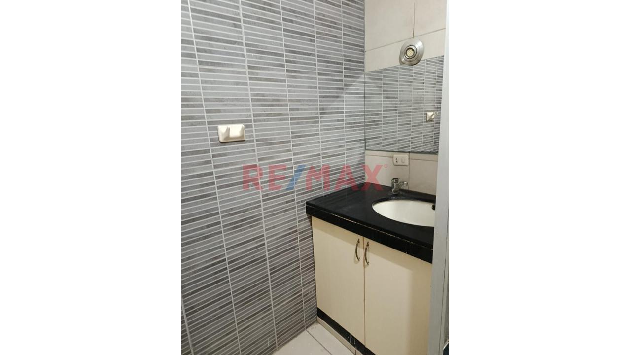 Vendo Lindo Y Amplio Departamento En 1Er Piso En Miraflores Country Club 1Era  Etapa — foto 8