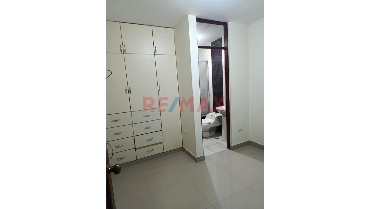 Vendo Lindo Y Amplio Departamento En 1Er Piso En Miraflores Country Club 1Era  Etapa — foto 6