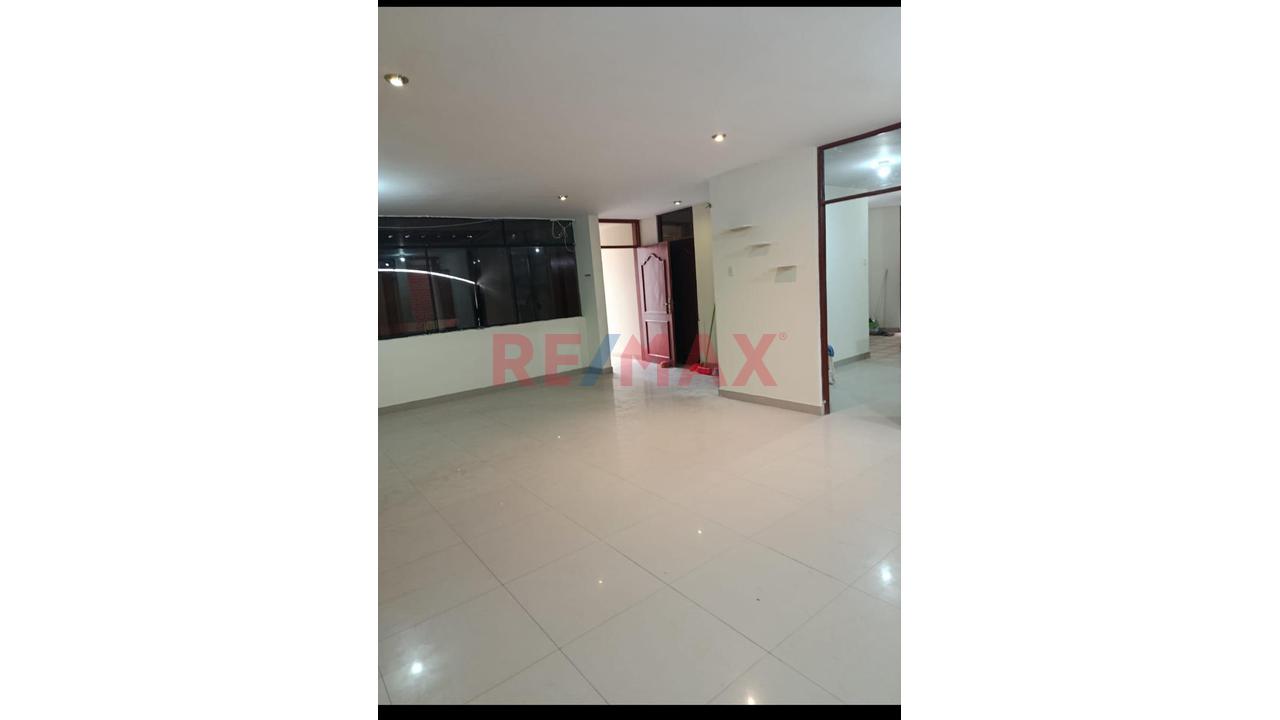 Vendo Lindo Y Amplio Departamento En 1Er Piso En Miraflores Country Club 1Era  Etapa — foto 10