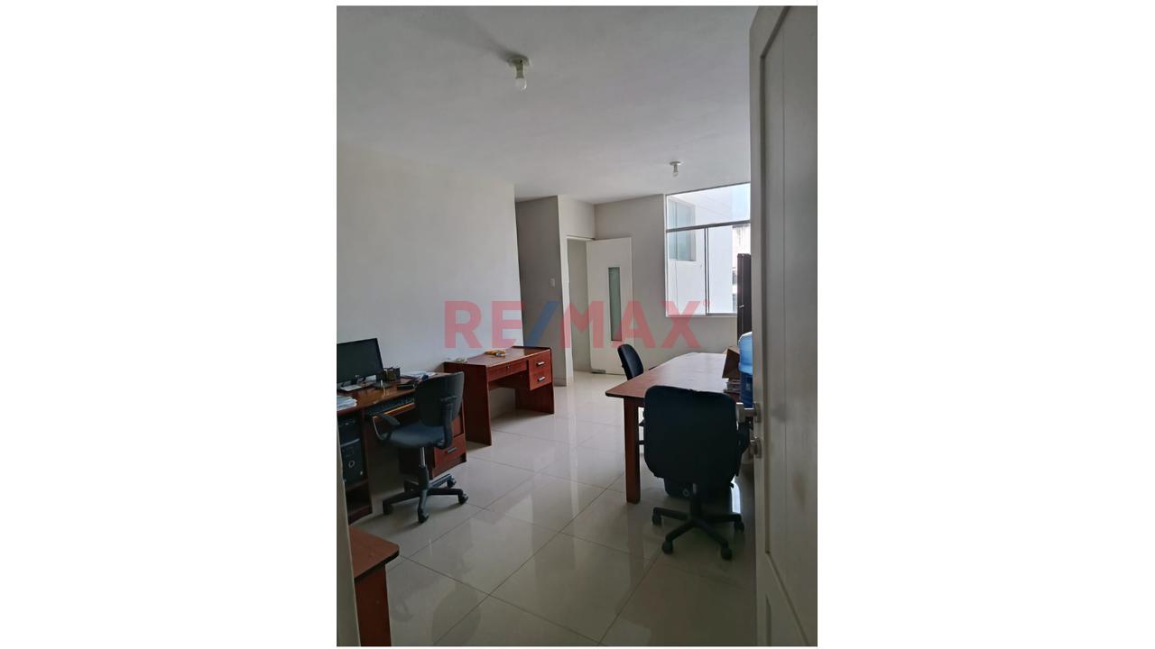 Vendo Lindo Departamento 4To Piso En Urbanizacion Miraflores. - 12