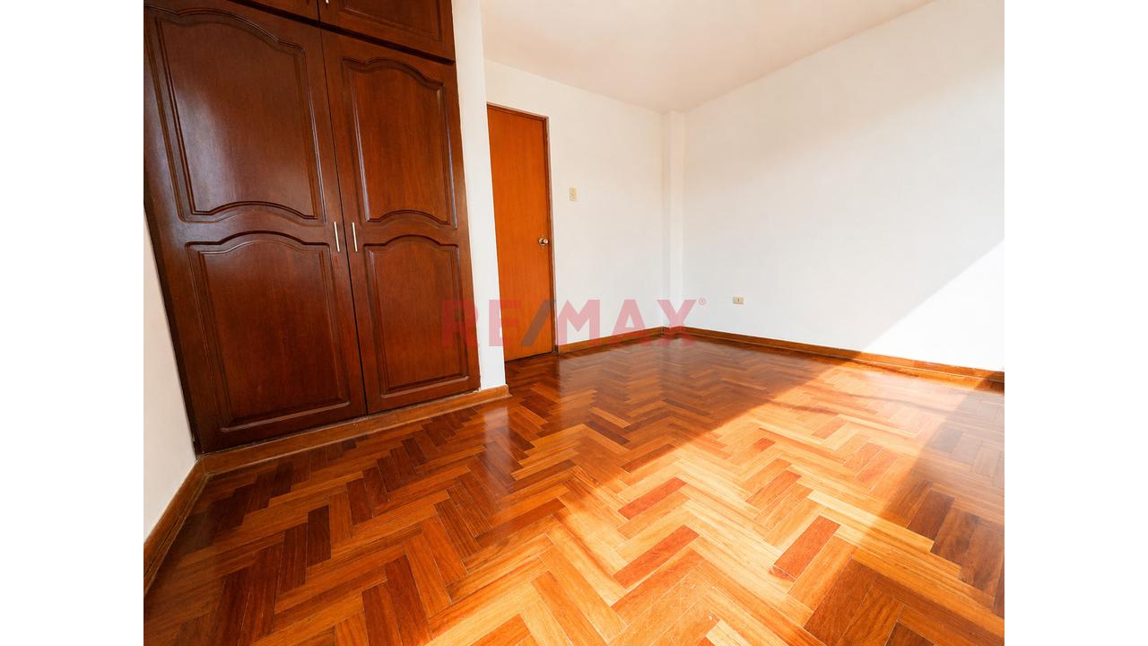 Venta De Casa De 4 Pisos Con Local Y Alto Potencial De Renta En Vipol De Naranjal,  San Martín De Porres — foto 13