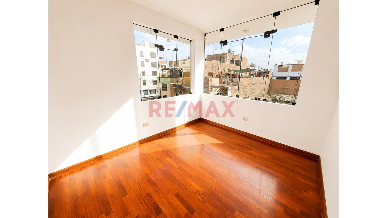 Venta De Casa De 4 Pisos Con Local Y Alto Potencial De Renta En Vipol De Naranjal,  San Martín De Porres — foto 15