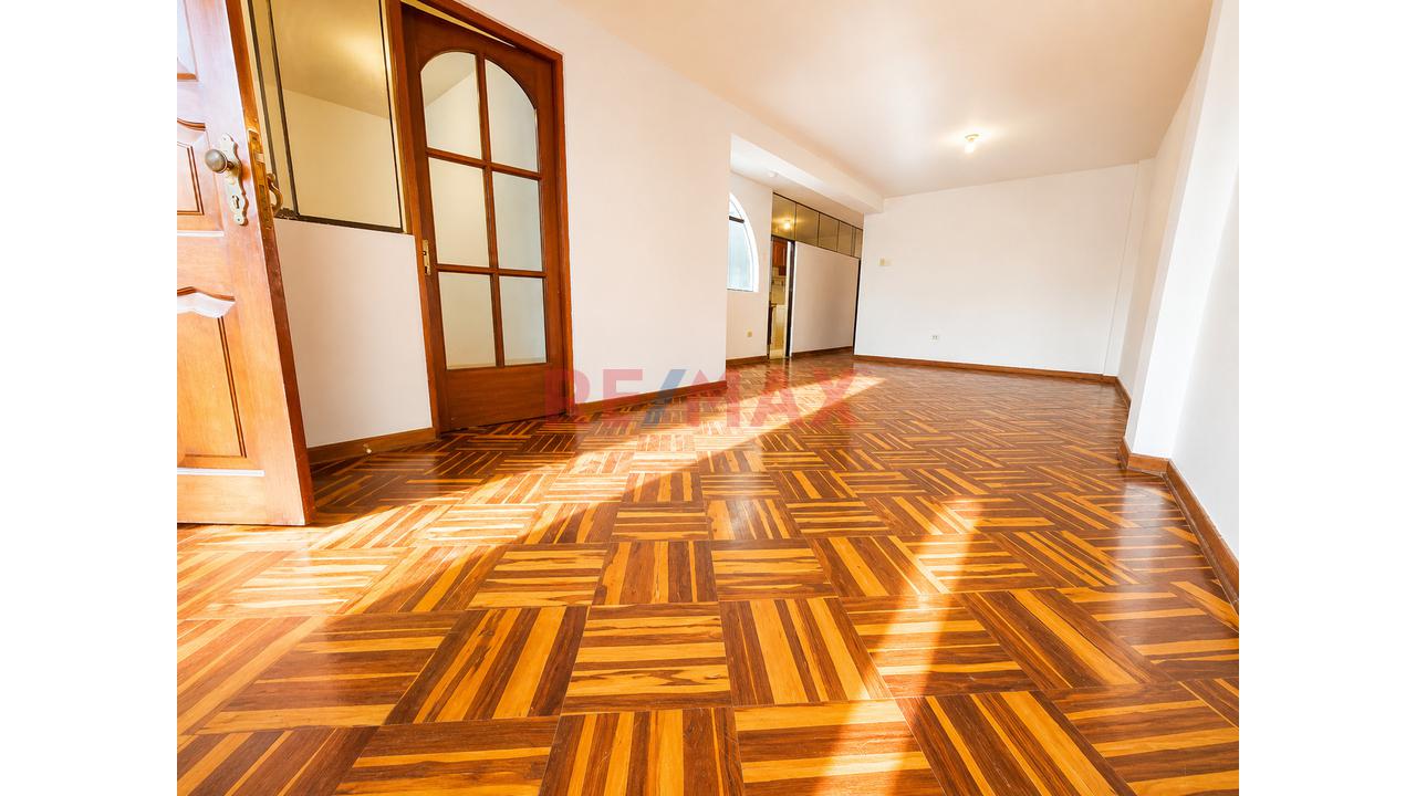 Venta De Casa De 4 Pisos Con Local Y Alto Potencial De Renta En Vipol De Naranjal,  San Martín De Porres — foto 9