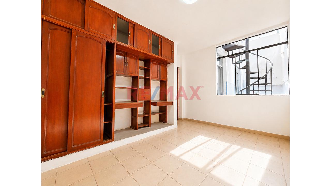 Venta De Casa De 4 Pisos Con Local Y Alto Potencial De Renta En Vipol De Naranjal,  San Martín De Porres — foto 4