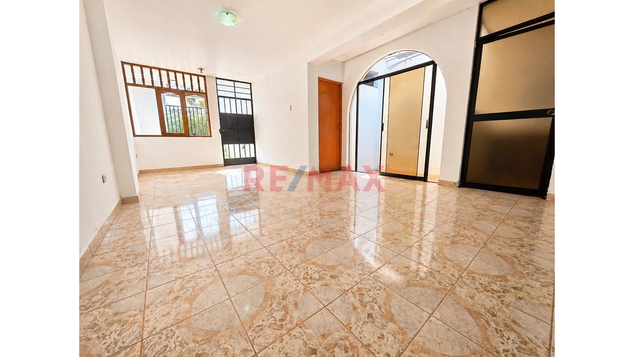 Venta De Casa De 4 Pisos Con Local Y Alto Potencial De Renta En Vipol De Naranjal,  San Martín De Porres — foto 3