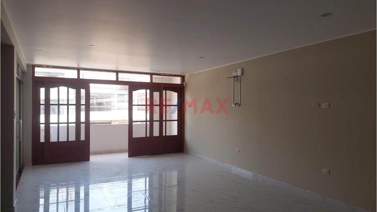 🏡✨ ¡Amplio Departamento De 220 M² En Alquiler En Ate! ✨🏡 — foto 12