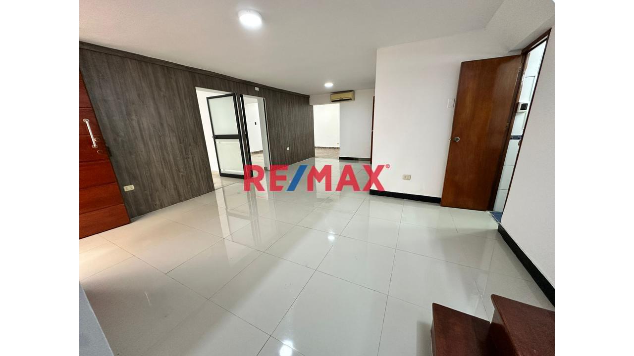 Vendo Casa En Condominio  Privado Miraflores ,