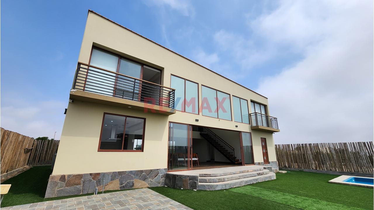 Casa de 6 dormitorios ubicado en Asia Casa de 6 dormitorios ubicado en Asia