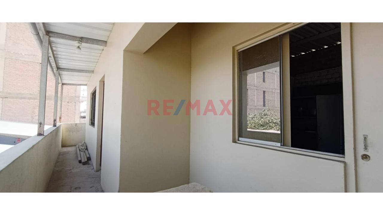 Se Vende Local Comercial De 584M² En Esquina - Surco - 13